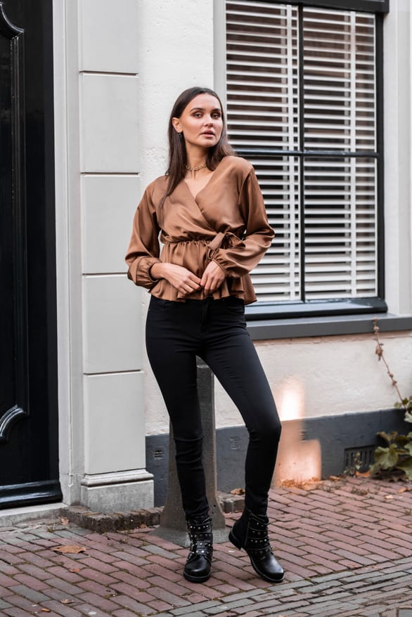 Blaire Satin Blouse Camel – shoparchief — foto 3