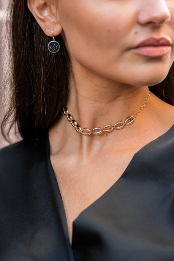 Milou Schelpen Choker Goud – shoparchief — foto 2