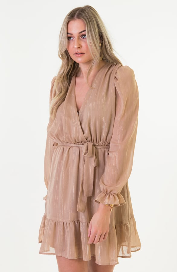 Miranda Omslag Ruches Jurk Camel – shoparchief — foto 3