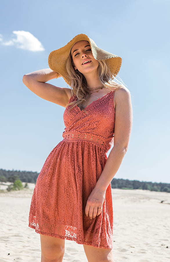 Jurk Met Kant Julie Koraal – shoparchief — foto 2
