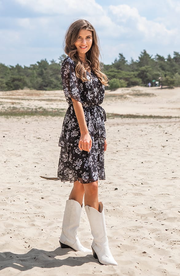 Bloemen Laagjes Jurk Britt Zwart – shoparchief — foto 5