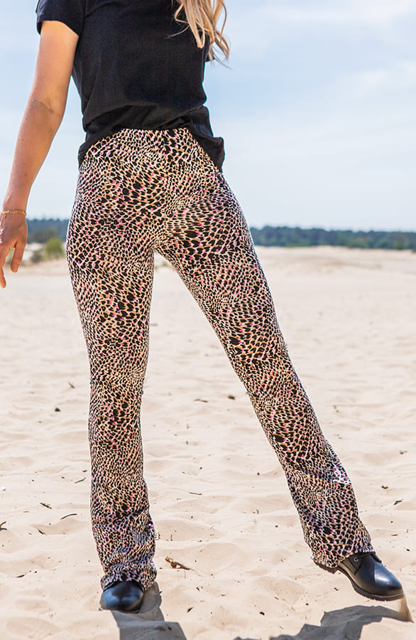 Janine Flared Broek Panter Zwart – shoparchief — foto 3