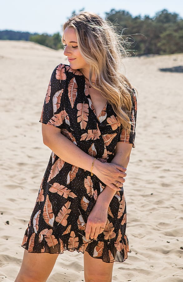 Jurk Leaves Sadie Zwart – shoparchief — foto 3
