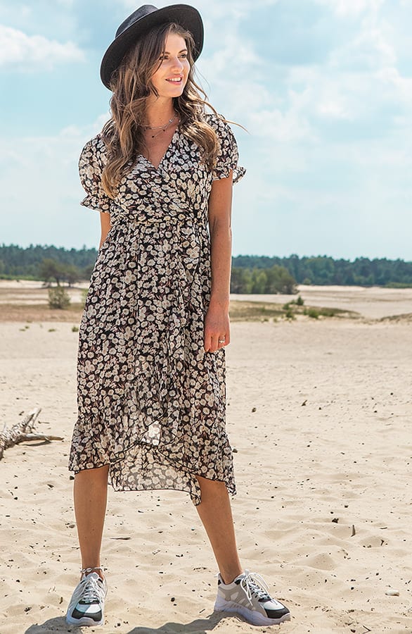 Midi Bloemen Jurk Hailey Zwart Wit – shoparchief — foto 3
