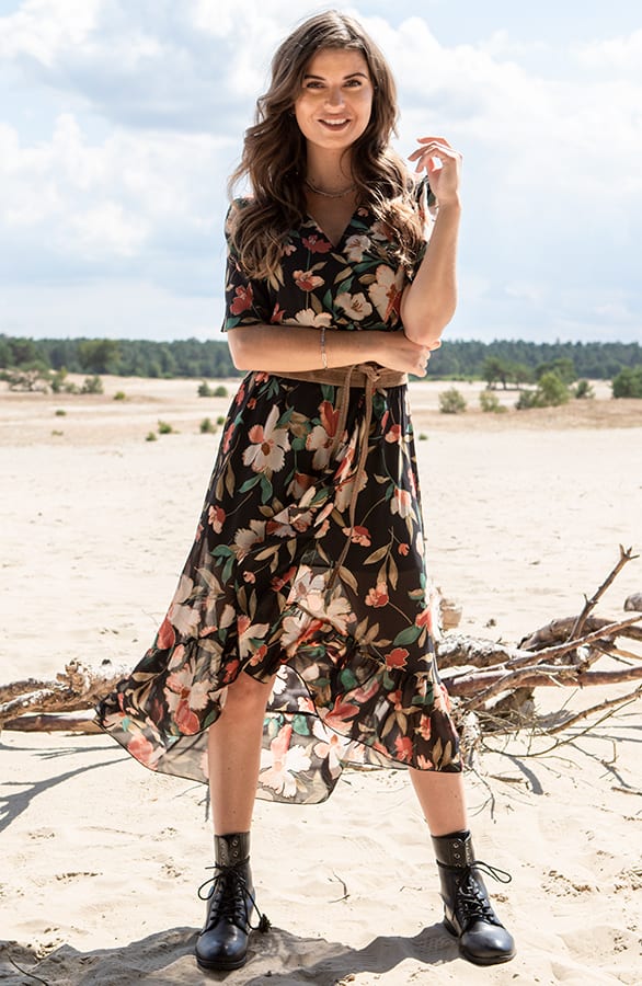 Midi Jurk Alina Bloemenprint Zwart – shoparchief — foto 2