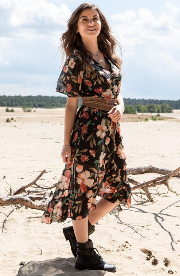 Midi Jurk Alina Bloemenprint Zwart – shoparchief — foto 3