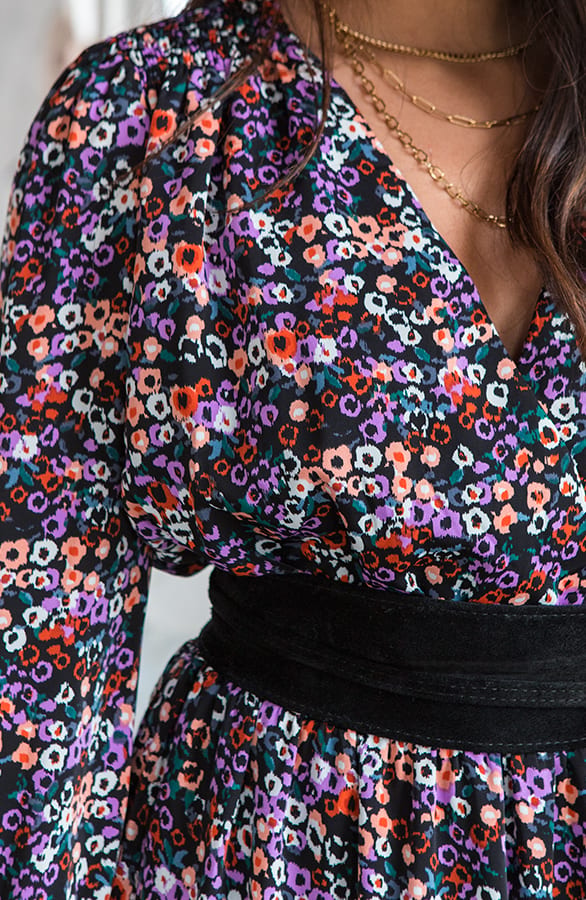 Laagjes Jurk Bloemen Satijn Cathy Lila – shoparchief — foto 4