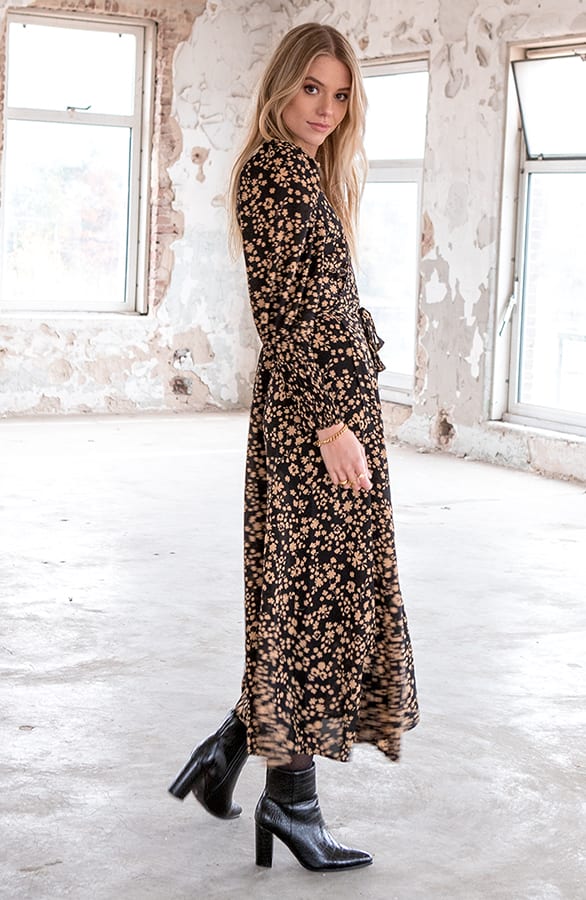 Maxi Bloemen Jurk Zoey Camel – shoparchief — foto 3