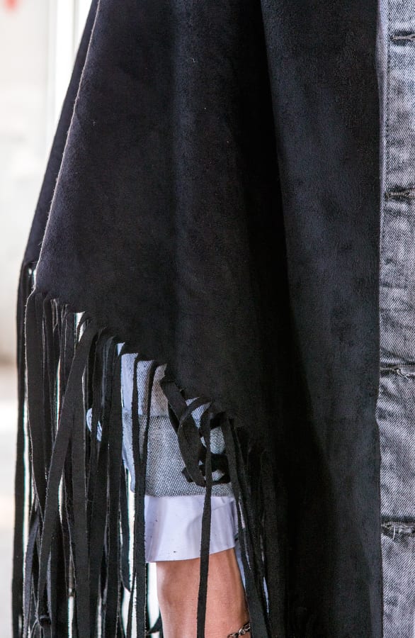 Suede Poncho Quirine Zwart – shoparchief — foto 4