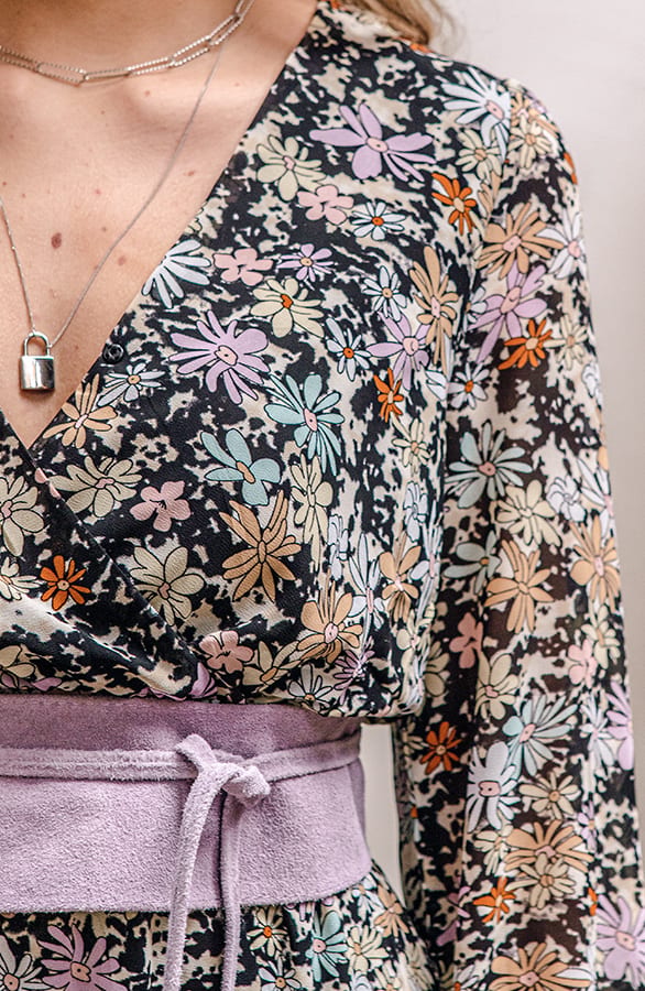 Bloemen Jurk Met Laagjes Lilly Lila – shoparchief — foto 3