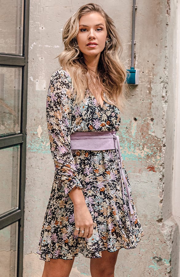 Bloemen Jurk Met Laagjes Lilly Lila – shoparchief — foto 2