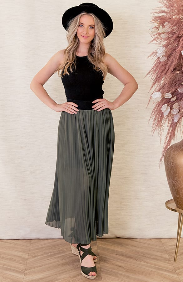 Mae Skirt Army – shoparchief — foto 2