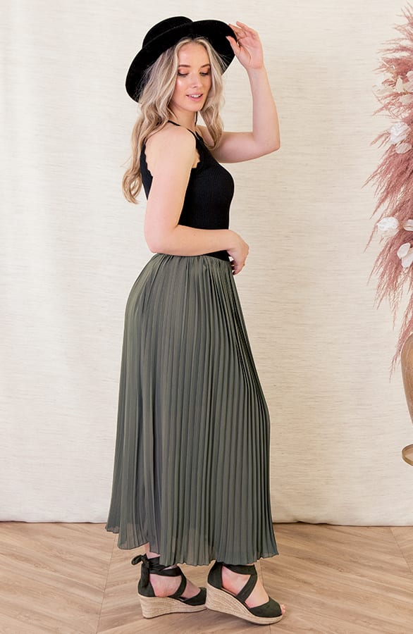 Mae Skirt Army – shoparchief — foto 3