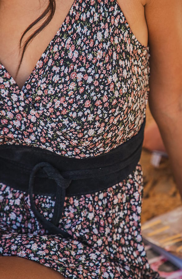 Bloemen Spaghetti Jurk Jacky Kort Zwart Dust – shoparchief — foto 3