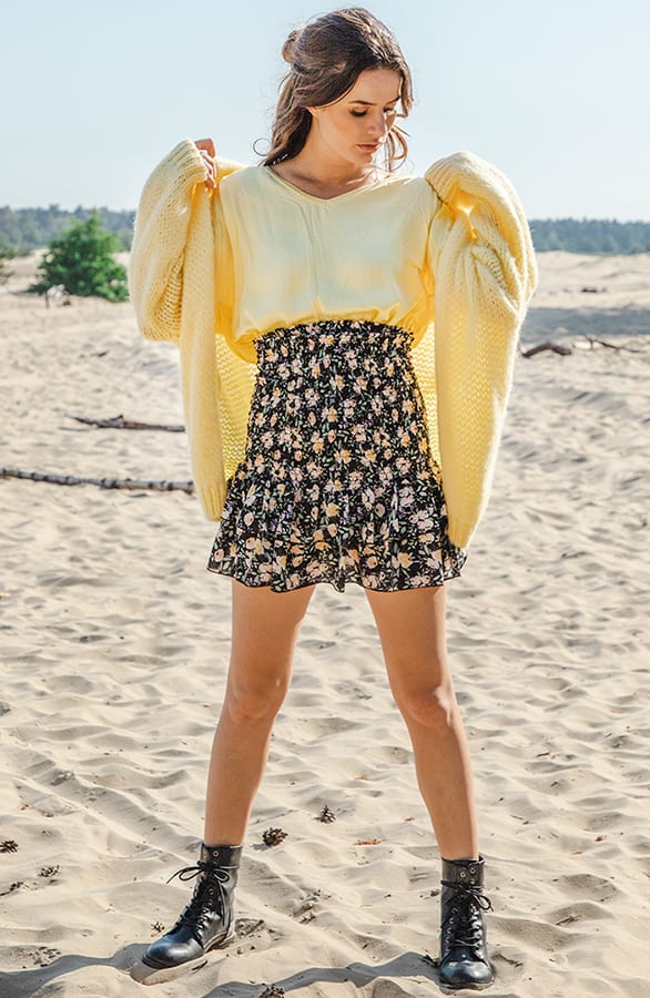 Oversized Satijnen Top Sofia Geel – shoparchief — foto 4