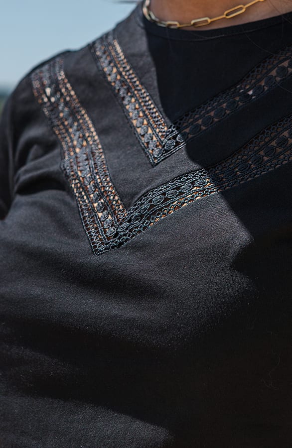 V Top Broidery Sem Zwart – shoparchief — foto 4