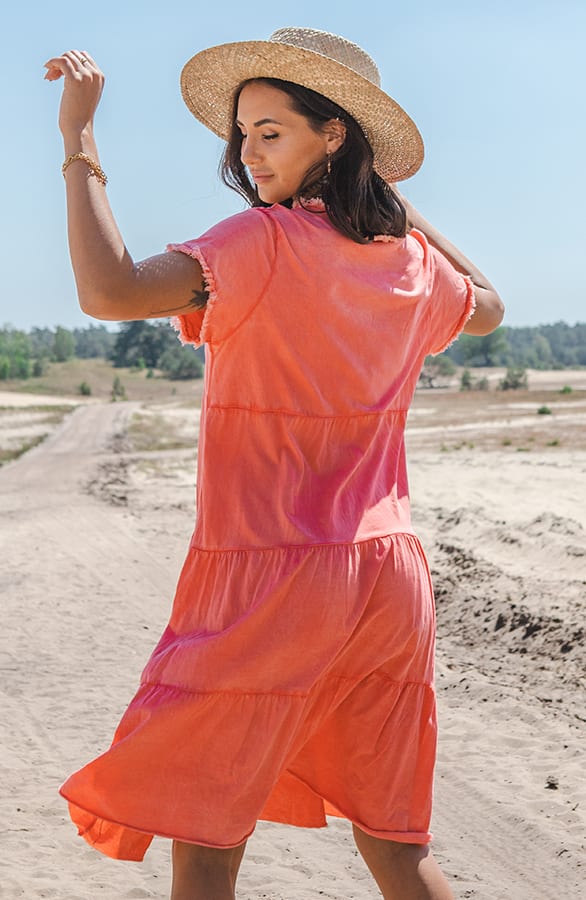 Washed Laagjes Jurk Jazzy Koraal – shoparchief — foto 3