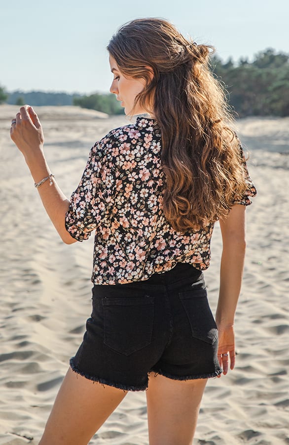 Floral Knopen Blouse Yvon Zwart – shoparchief — foto 2