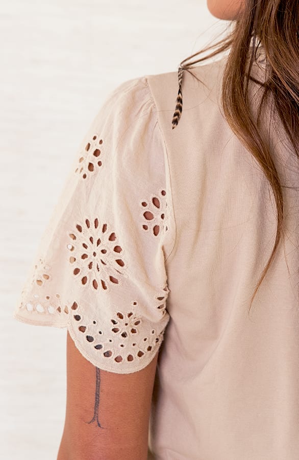 Embroidery T-shirt Jara Beige – shoparchief — foto 4
