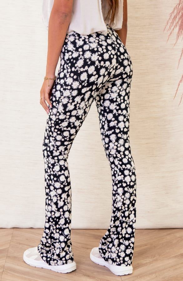 Janine Flared Broek Bloemen Wit Zwart – shoparchief — foto 2