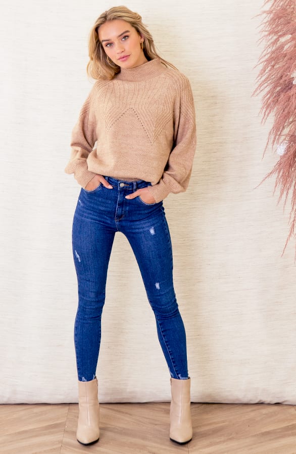 Zacht Gebreide Comfy Trui Met Col Victoria Camel – shoparchief — foto 3