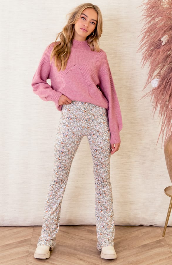 Zacht Gebreide Comfy Trui Met Col Victoria Roze – shoparchief — foto 4