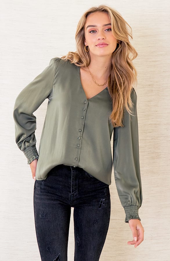 Zijden Blouse Met knopen Myla Army – shoparchief