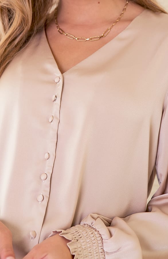 Zijden Blouse Met knopen Myla Champagne – shoparchief — foto 5