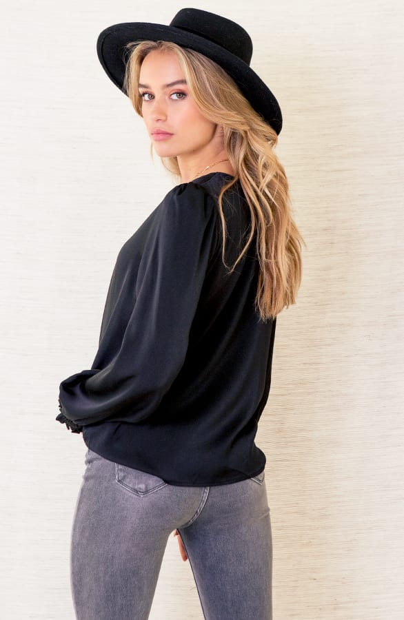 Zijden Blouse Met knopen Myla Zwart – shoparchief — foto 3