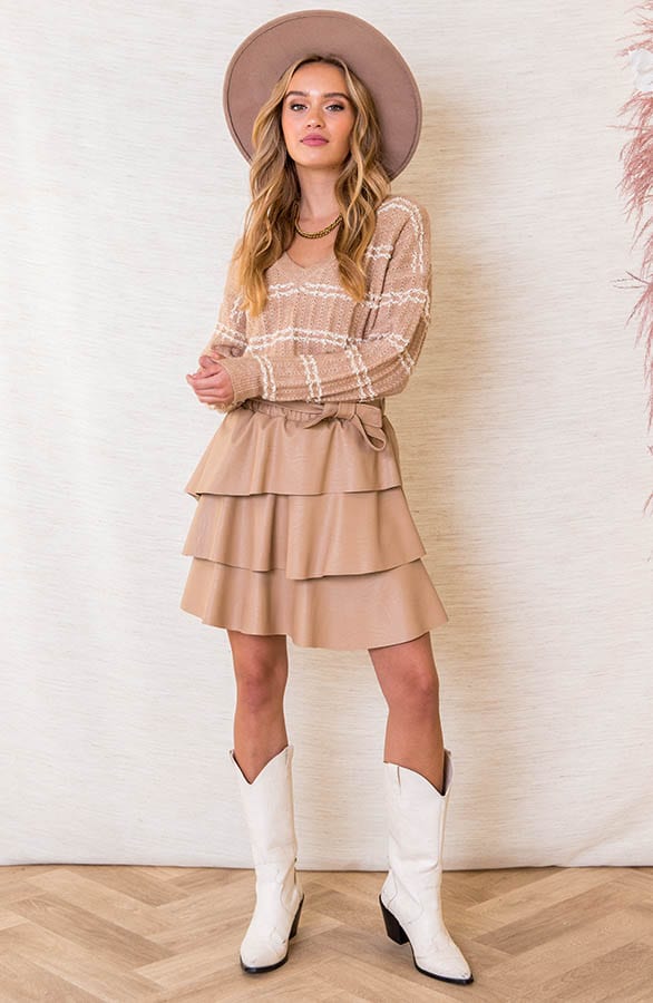 Dubbele Strepen V-hals Trui Josie Camel – shoparchief — foto 5