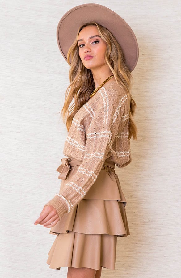 Dubbele Strepen V-hals Trui Josie Camel – shoparchief — foto 2