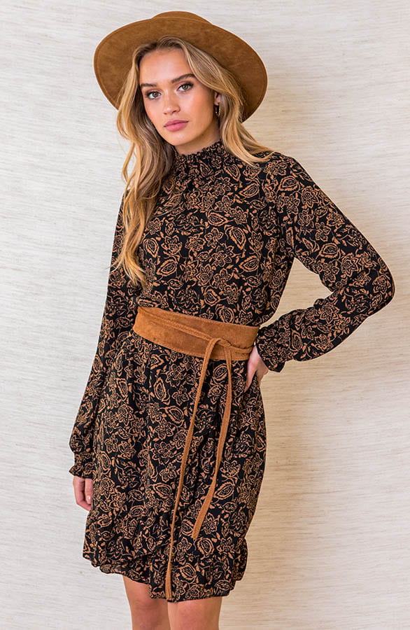Jurk Met Colkraag Iliana Paisley print Cognac – shoparchief