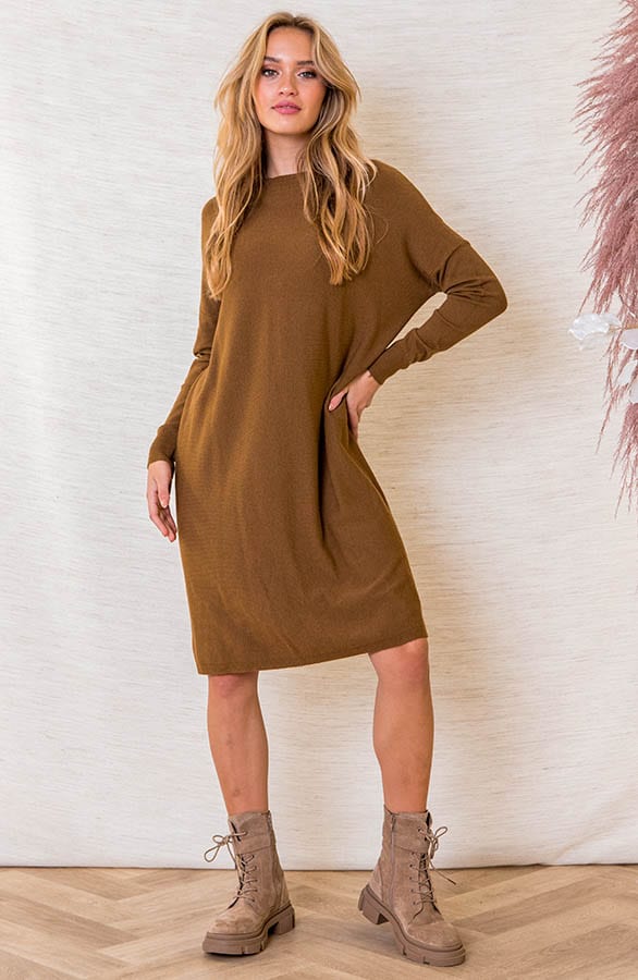 Oversized Jurk Met Knopen Faith Cognac – shoparchief