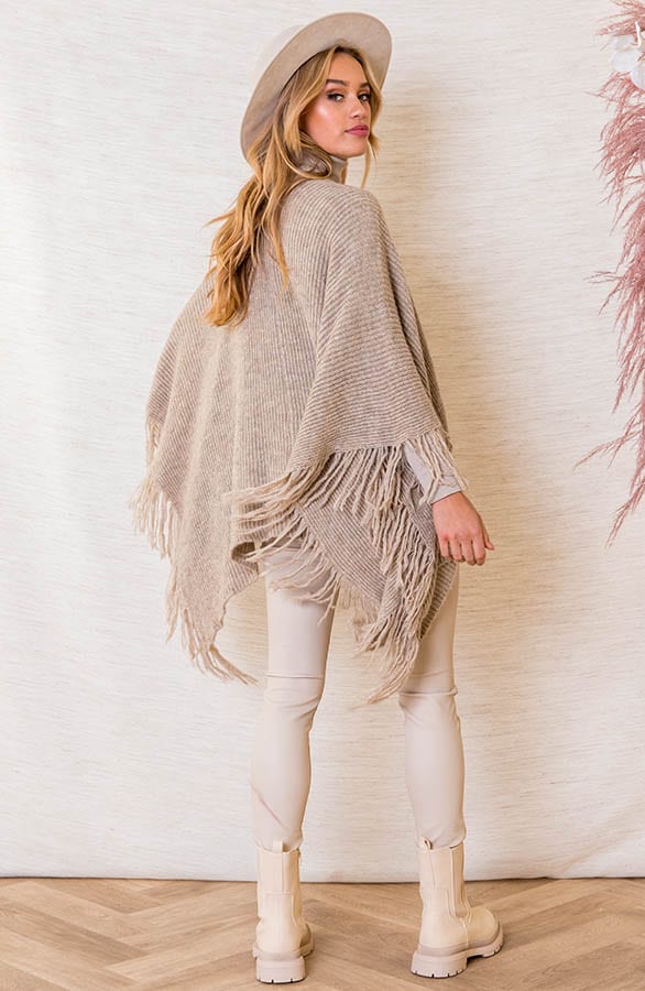 Poncho Met Franjes Roxanna Beige – shoparchief — foto 3