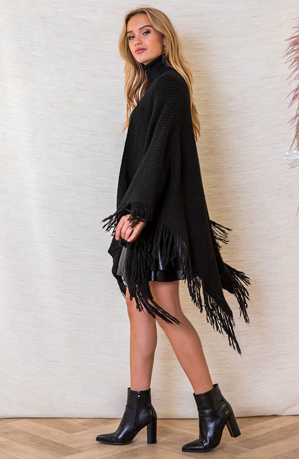 Poncho Met Franjes Roxanna Zwart – shoparchief — foto 5
