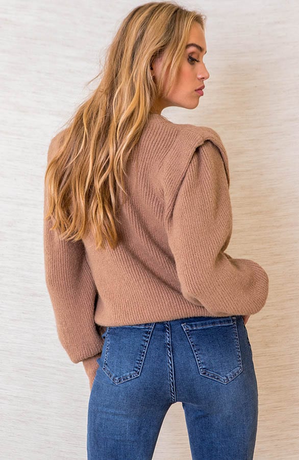 Trendy Shoulder Sweater Annabelle Camel – shoparchief — foto 3