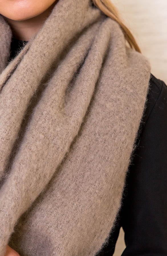 Zachte Sjaal Esmae Taupe – shoparchief — foto 2