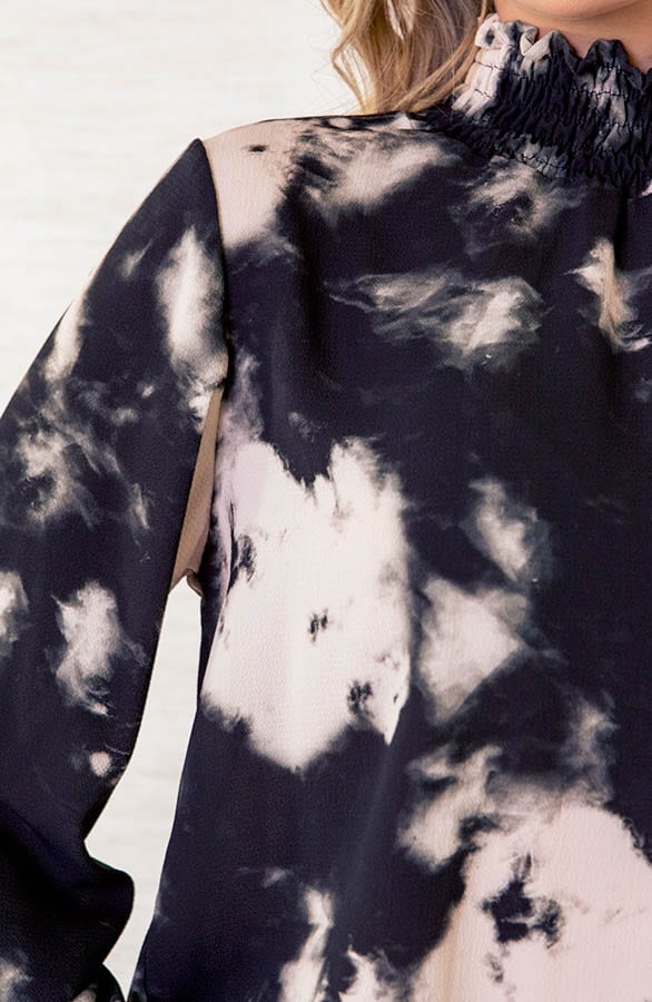 Col Blouse Met Tie Dye Print Philley Zwart – shoparchief — foto 4