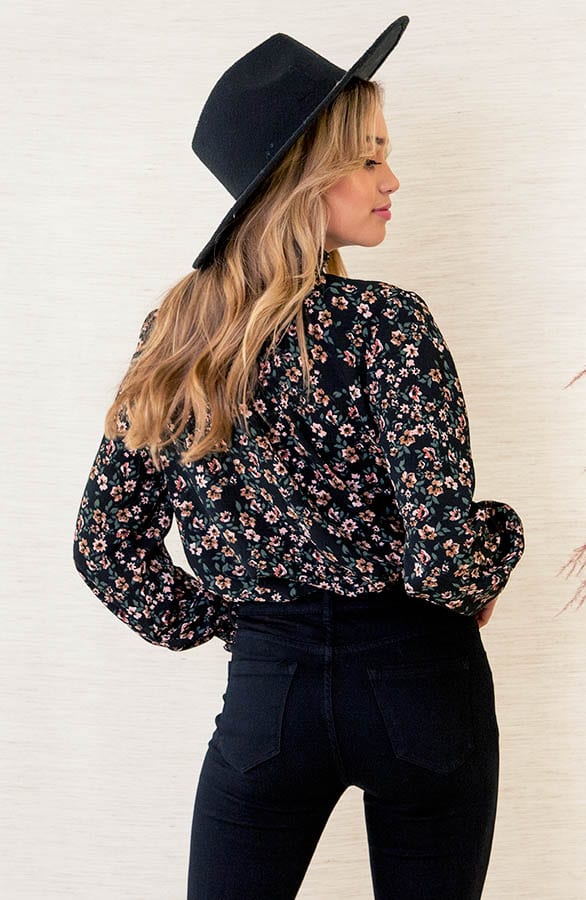 Col Blouse Bloemenprint Philley Zwart – shoparchief — foto 4