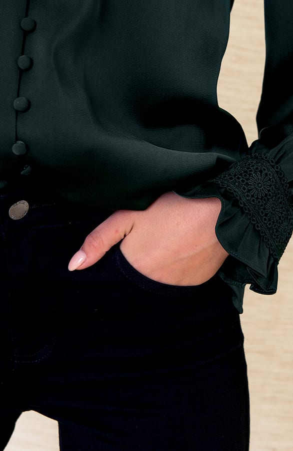 Zijden Blouse Met knopen Myla Smaragd – shoparchief — foto 5