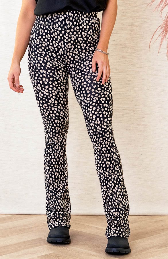 Janine Flared Broek Panterprint Zwart – shoparchief — foto 3