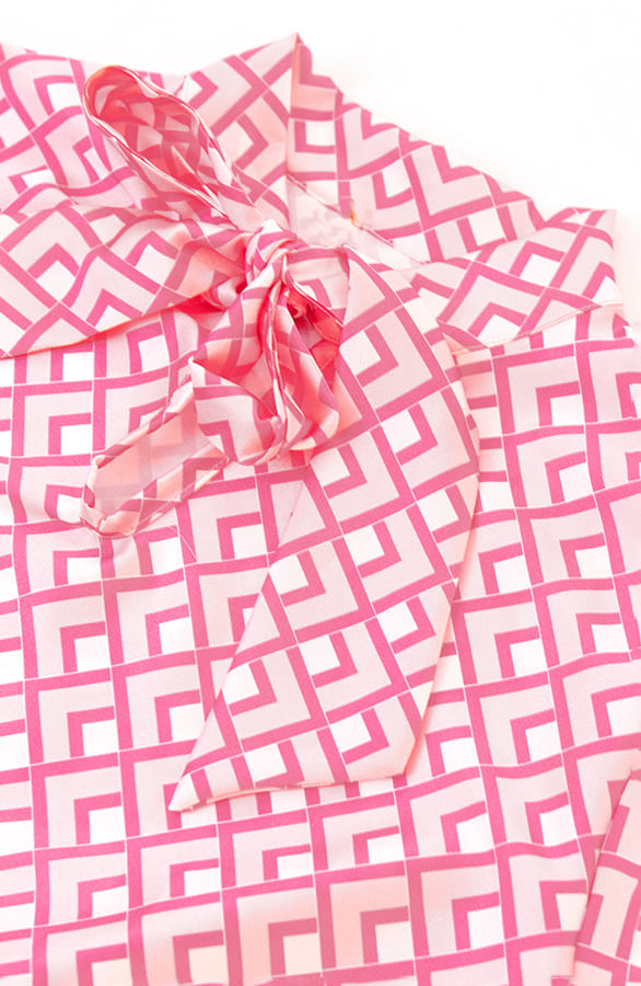V-Hals Zijden Print Blouse Casy Roze – shoparchief — foto 2