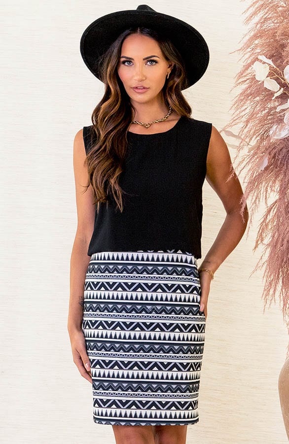 Mouwloos Aztec Jurkje Desiree Zwart – shoparchief
