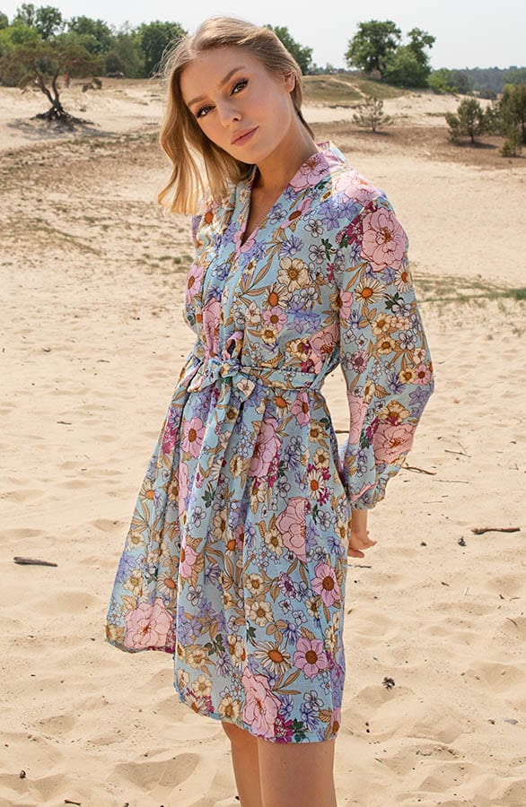 Bloemenprint Strik Jurk Hailey Lichtblauw – shoparchief — foto 2