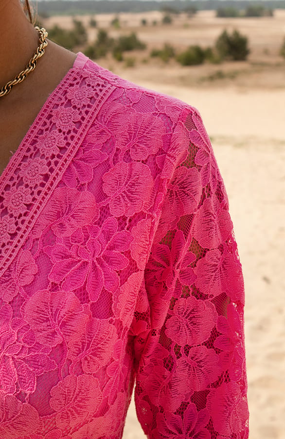 Embroidery Detail Jurk Maureen Fuchsia – shoparchief — foto 4