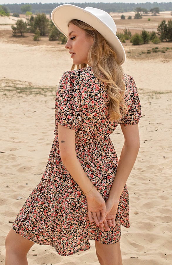 Overslag Bloemen Jurk Yuna Koraal – shoparchief — foto 4