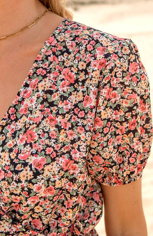 Overslag Bloemen Jurk Yuna Koraal – shoparchief — foto 5