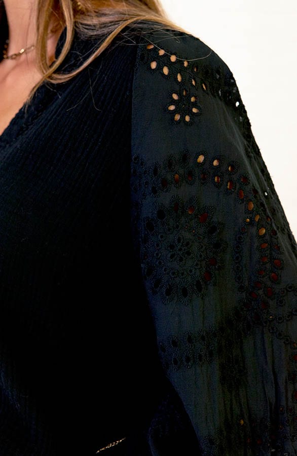 Oversized Embroidery Blouse Faith Zwart – shoparchief — foto 5