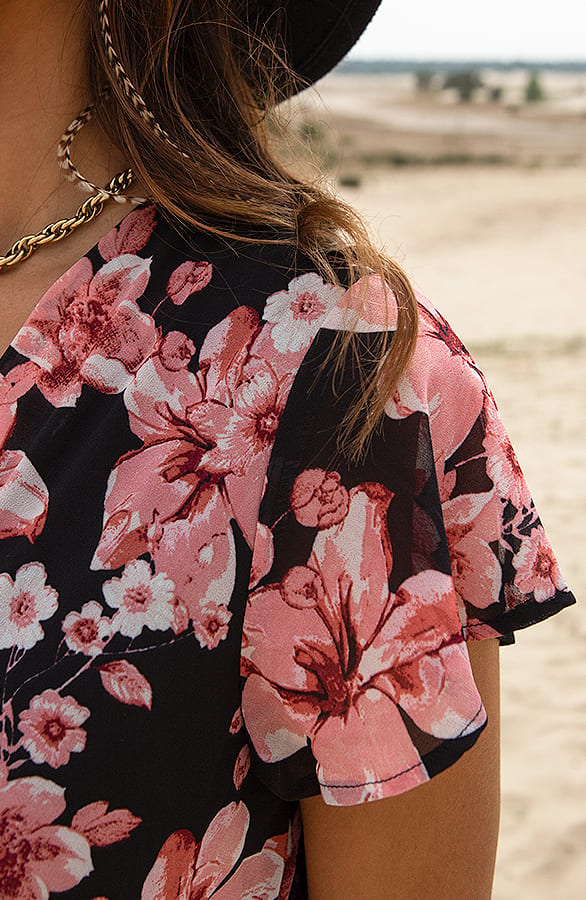 Ruffle Bloemen Jurkje Nina Zwart Roze – shoparchief — foto 4