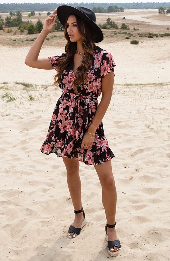 Ruffle Bloemen Jurkje Nina Zwart Roze – shoparchief — foto 5